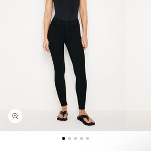 Good American Good Legs Skinny Jeans